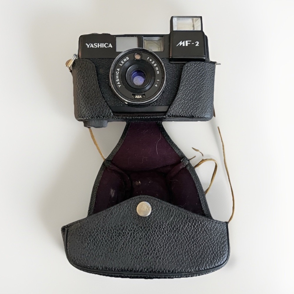 Yashica‎ 35 MF 35mm Film Point & Shoot Camera Vintage Black Not Film Tested Flaw